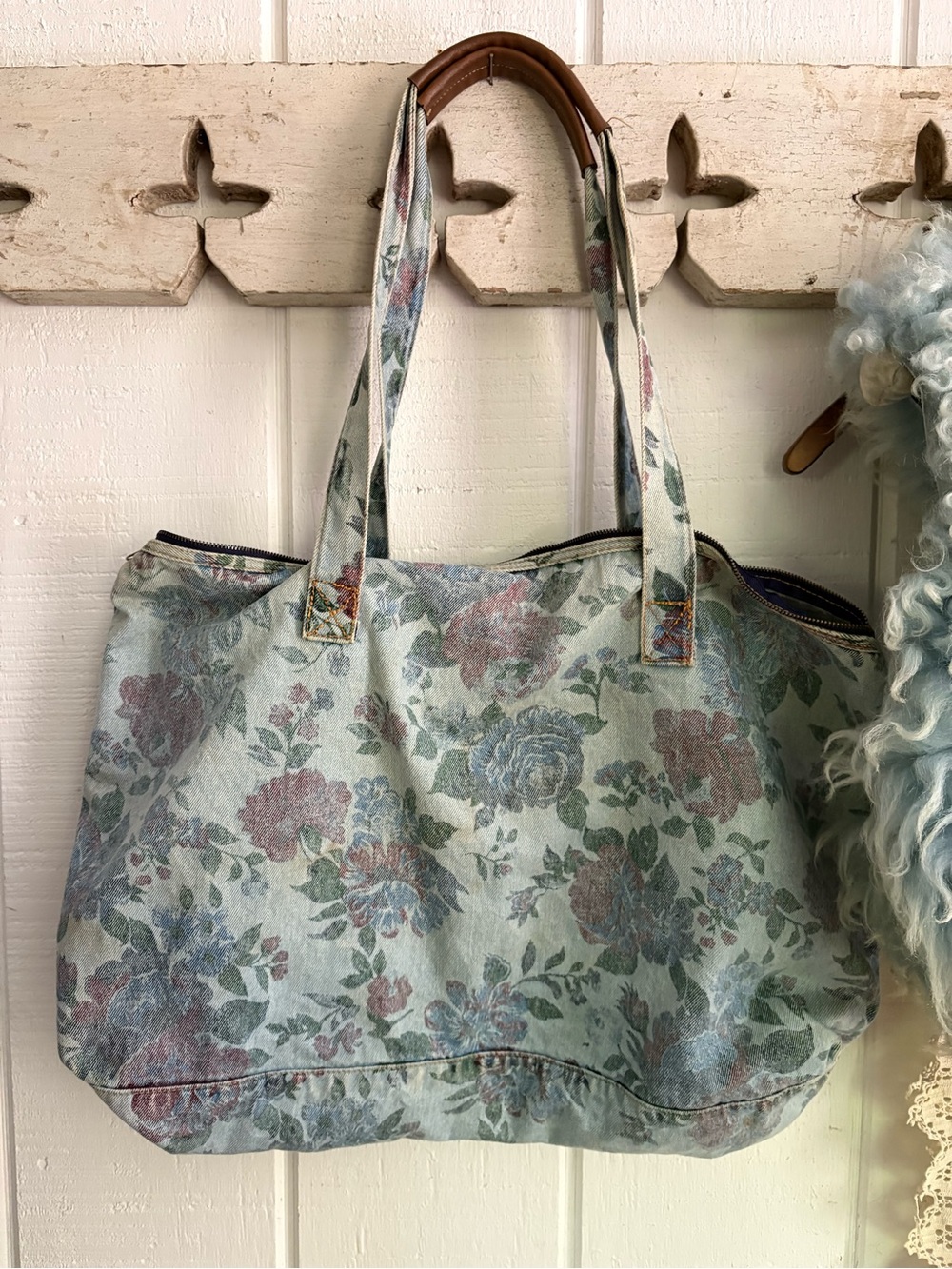 Vintage Floral Canvas Tote Bag - Light Blue Has light staining on front